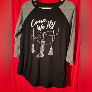 NWOT classic fit raglan top Hocus Pocus women’s. size 1 Disney
